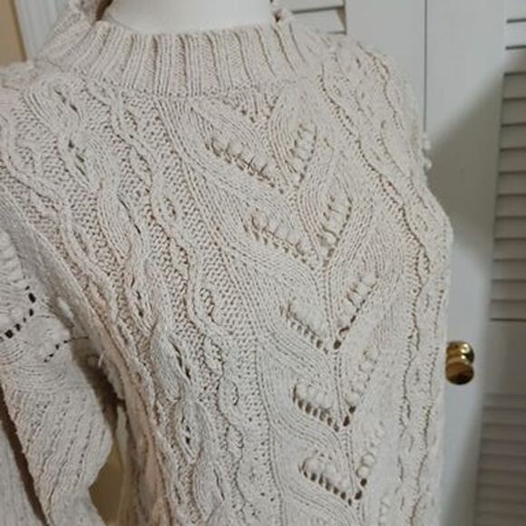 VTG Mobility Small Long-Sleeved Ecru Silk/Cotton Blend Cable-Knit Sweater - Picture 3 of 13